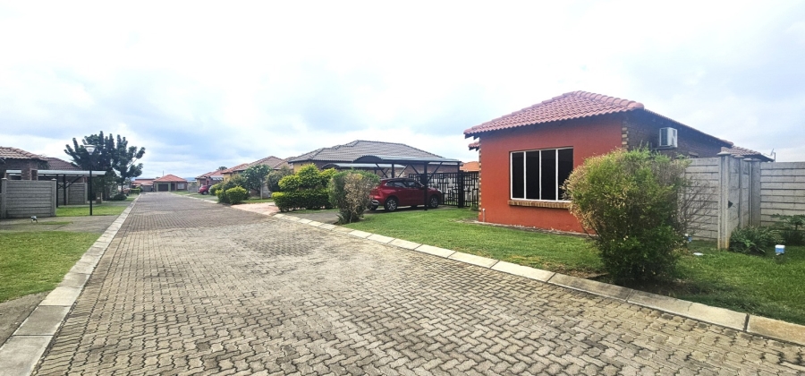 To Let 3 Bedroom Property for Rent in Waterkloof East North West